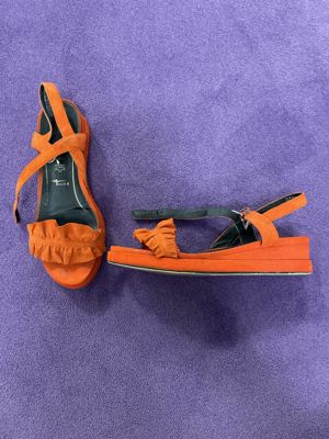 Tamaris Rüschen-Sandalen mit Knöchelriemen