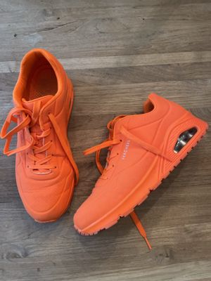Skechers Neonorange Walking-/Trainings-Sneaker (gummiertes Obermaterial)