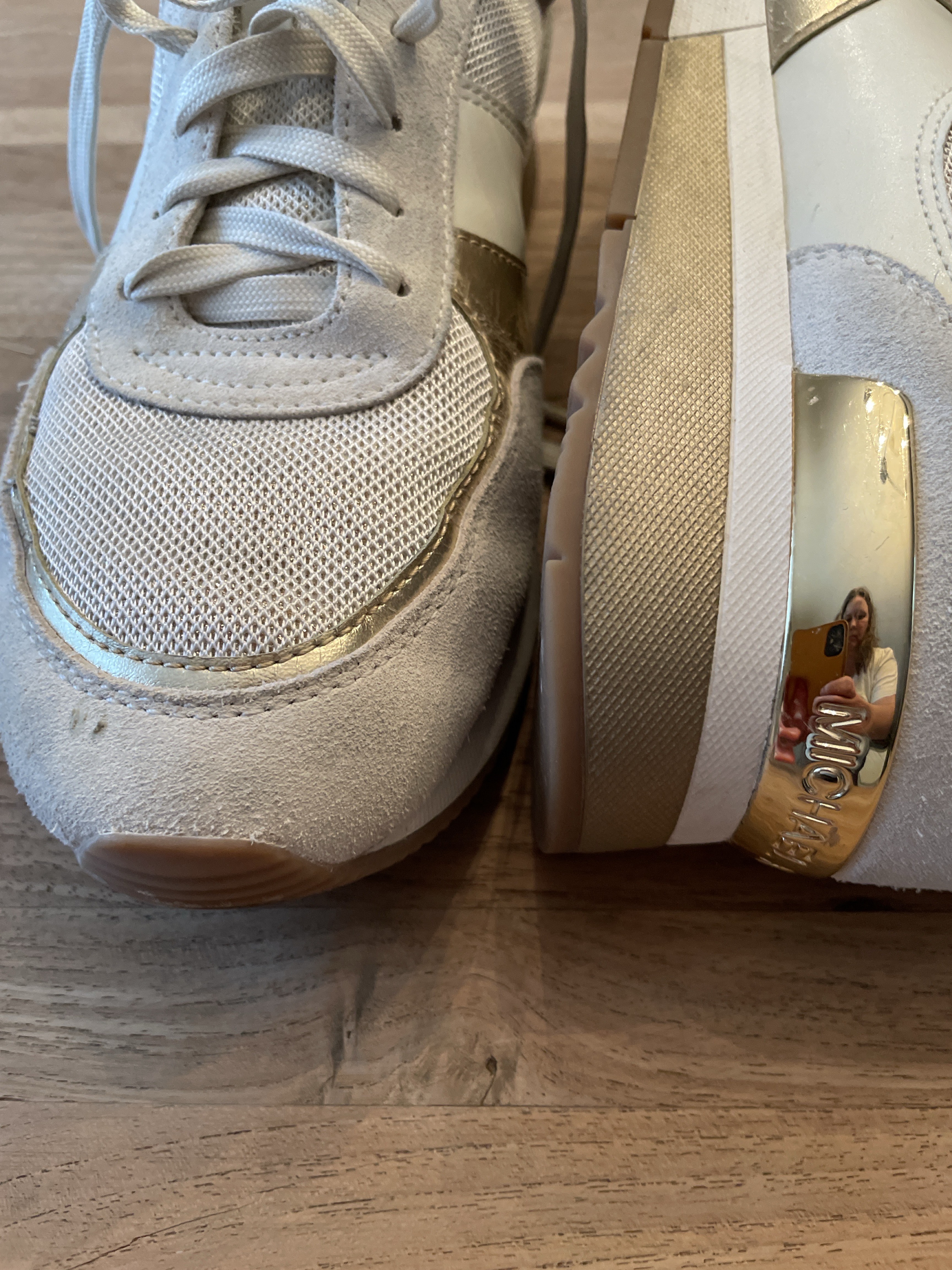 Michael Kors Sneaker (weiß/hellgrau mit Goldakzenten) - Bild 2