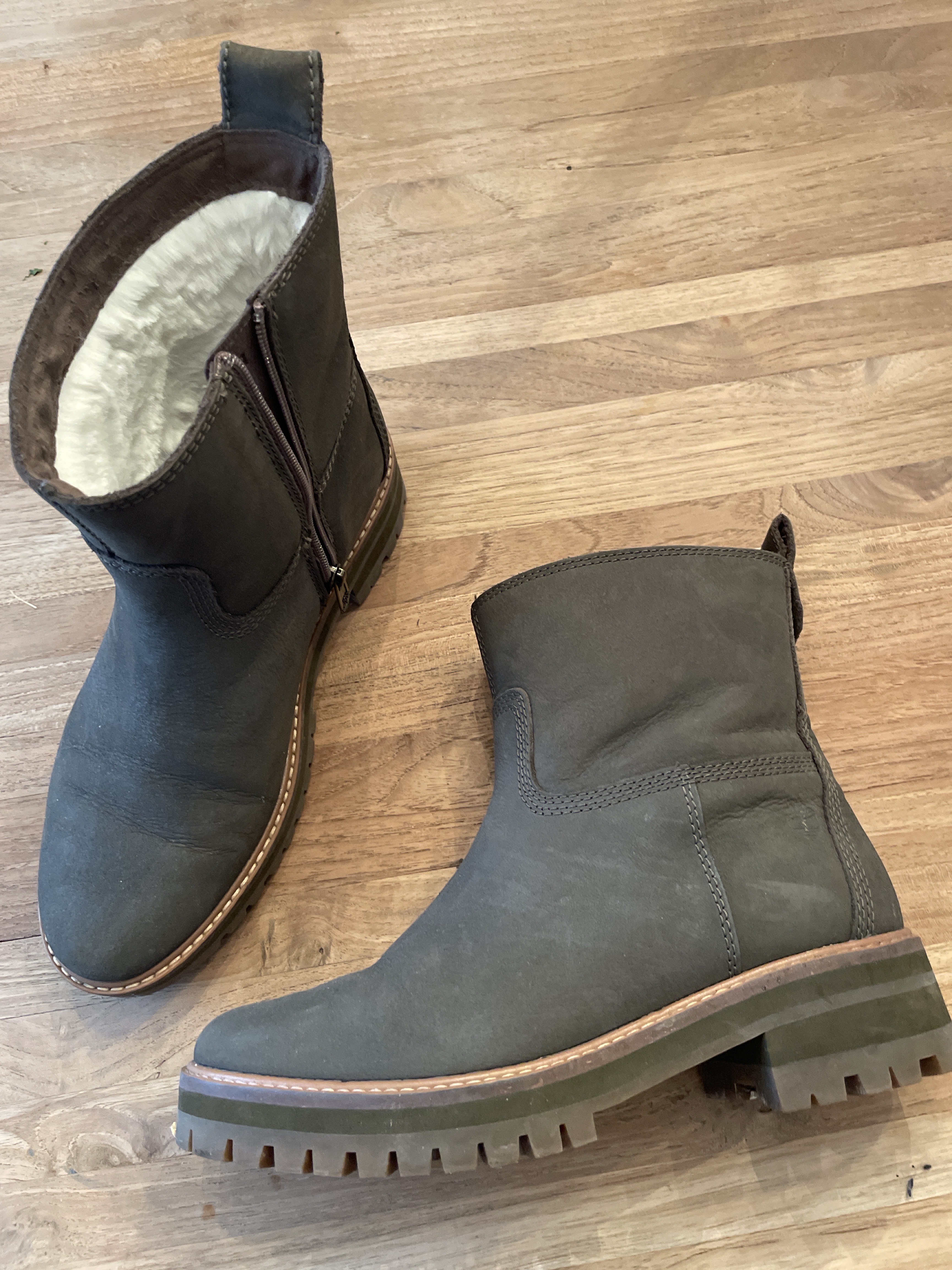 Gefütterte Timberland Stiefelette (Mid-Ankle) mit seitlichem Reißverschluss