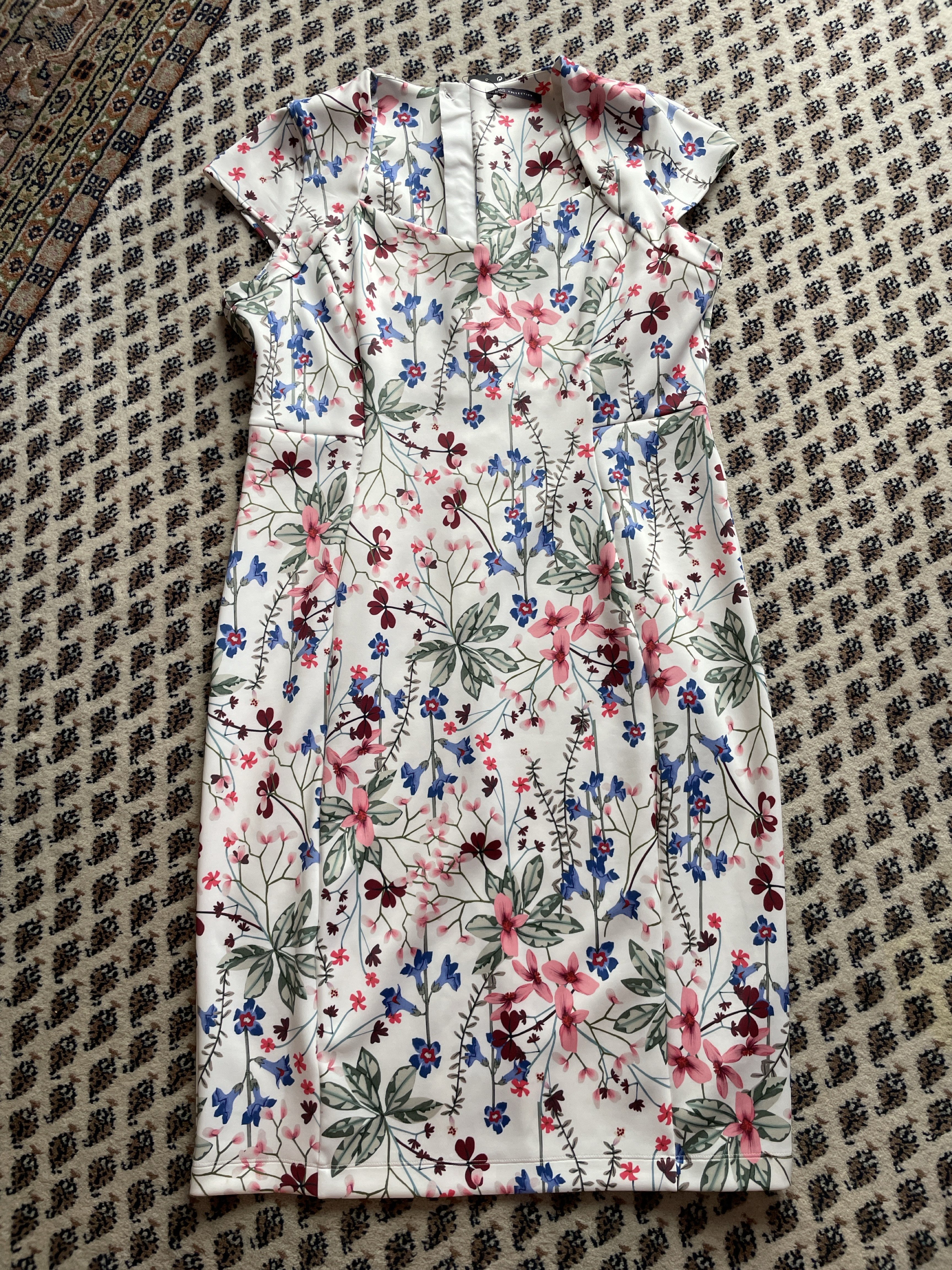 Floral Bodycon/Sheath Dress (UK 18 / EU 46) – knee-length