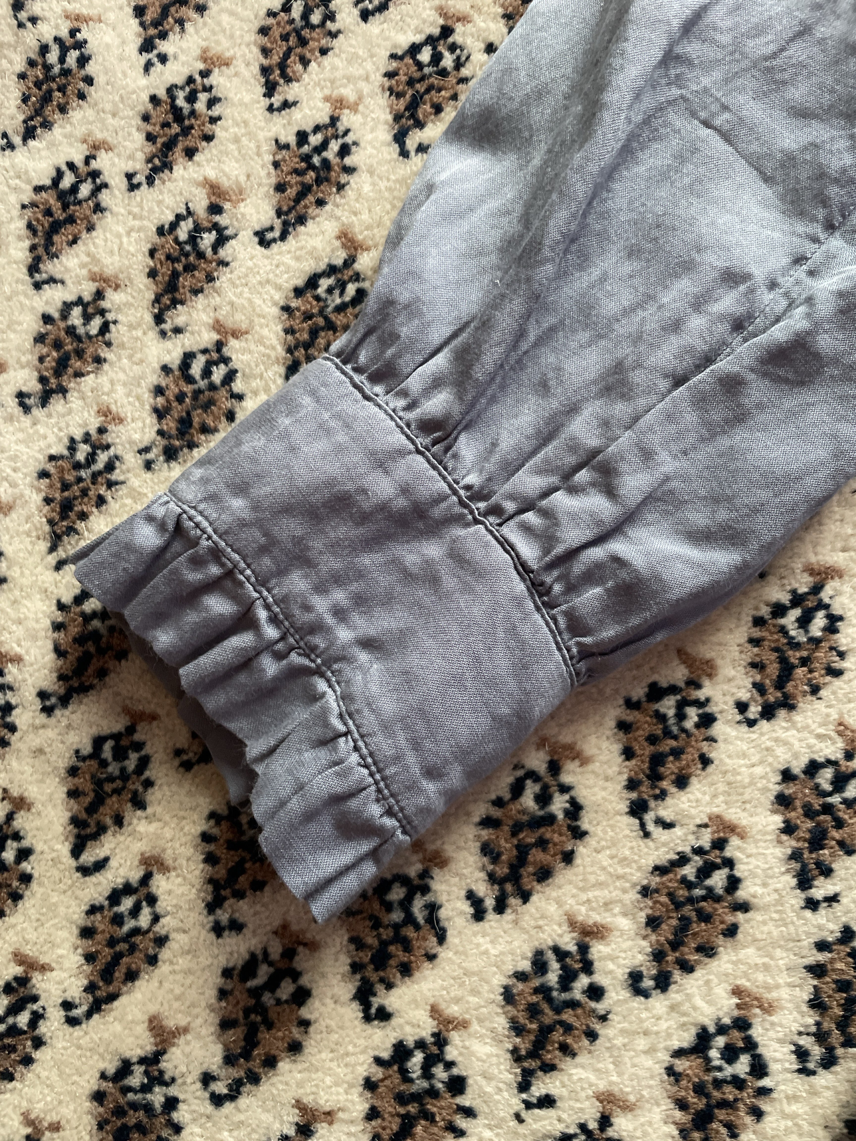 Langärmeliges Hemdkleid mit Rüschenkragen - Bild 3