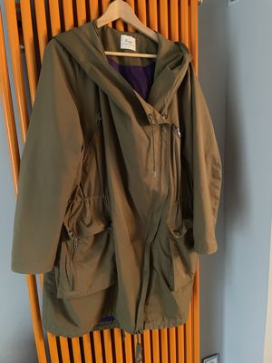 Trenchcoat mit Kapuze in der Farbe Olivgrün