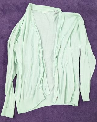 ESSENTIALS Mintgrüne lange Strickjacke