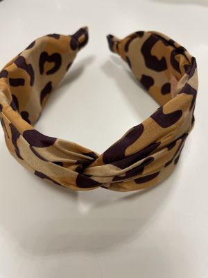 Gedrehtes Satin-Headband mit flachem Knoten (Animal Print)