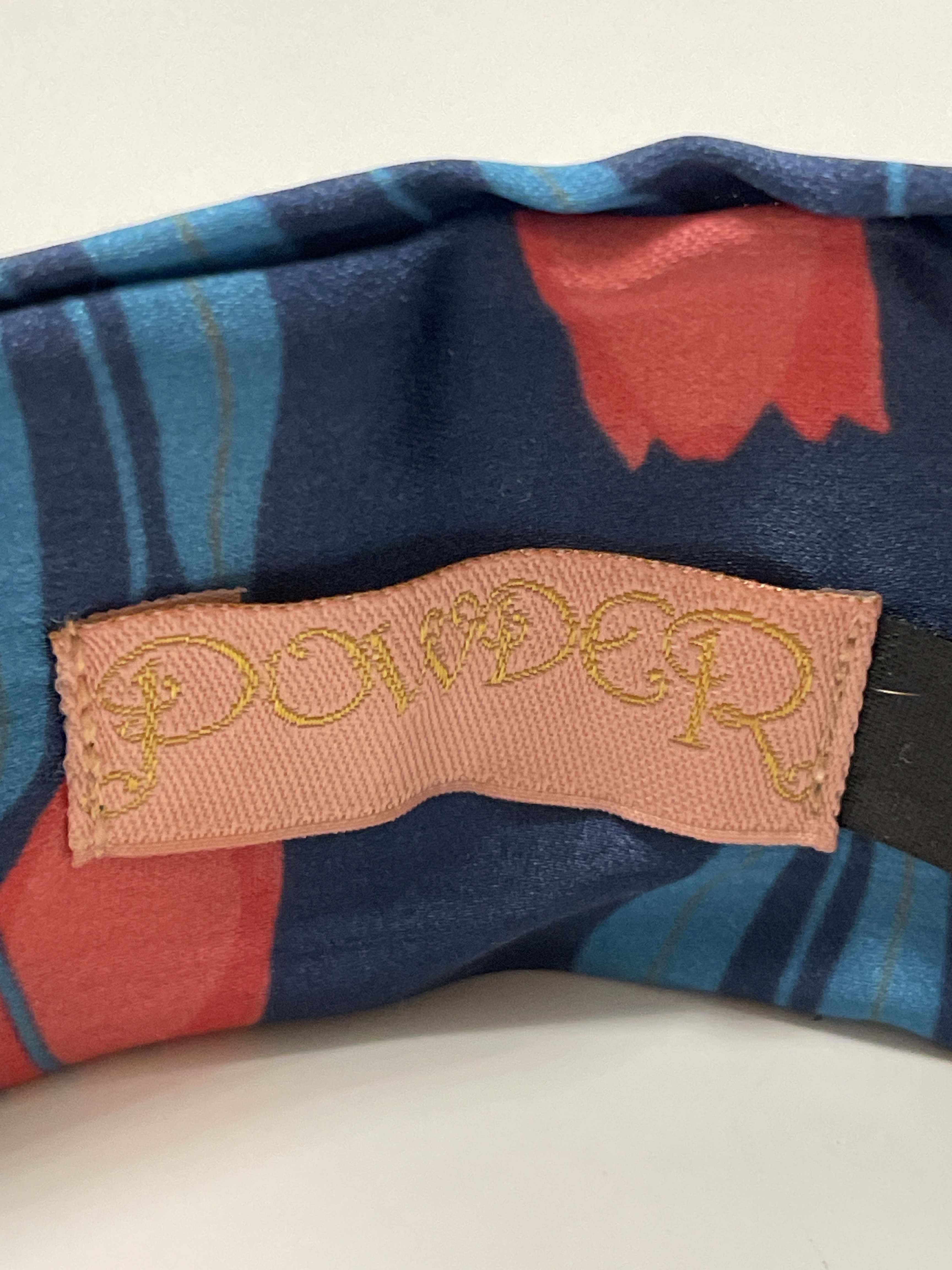 Gedrehtes Satin-Headband mit Knoten (Tulpen-Print) – Dunkelblau - Bild 3