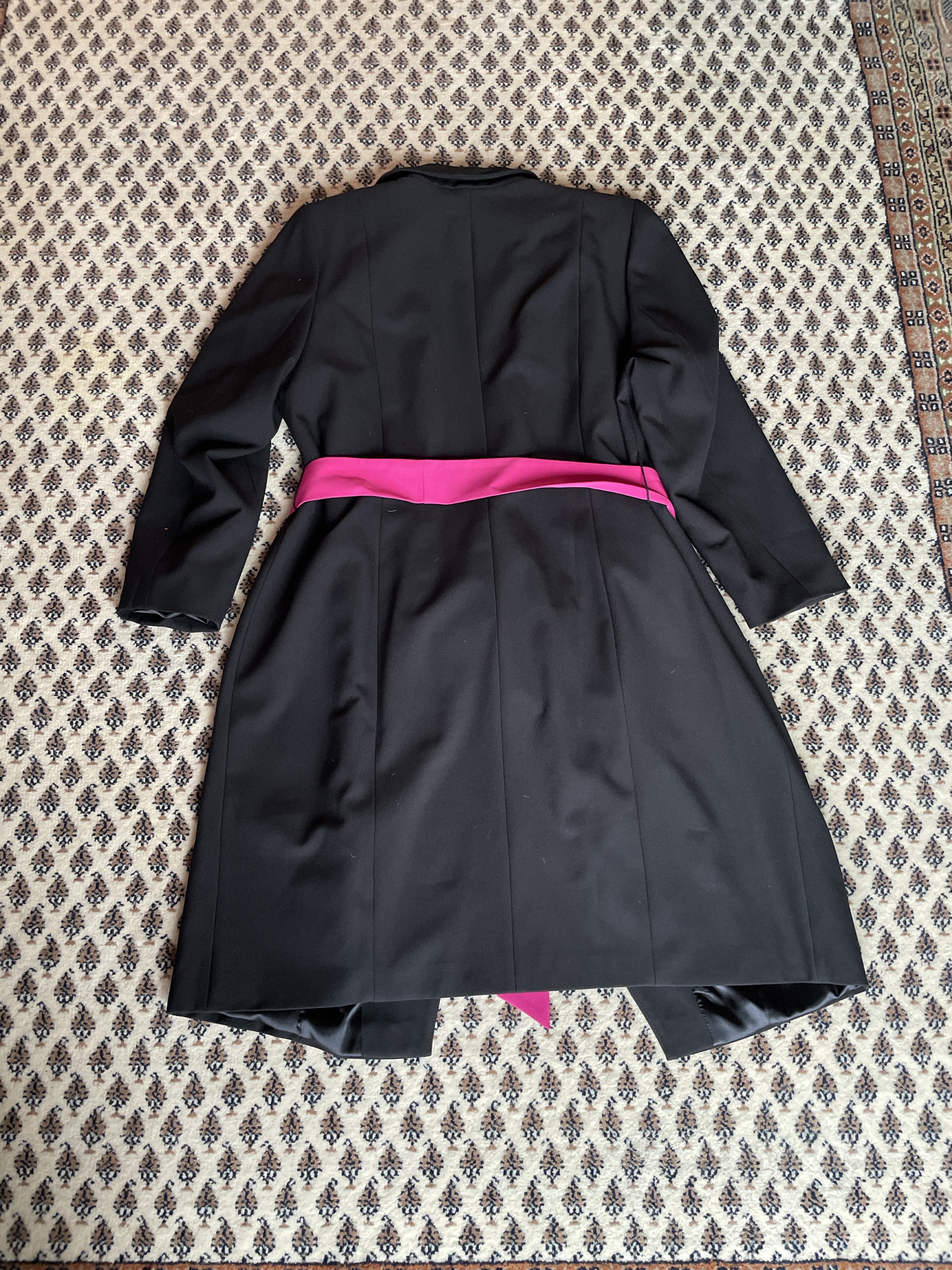 Jackett-Wickelkleid mit Blazerkragen und Bindegürtel - Bild 2