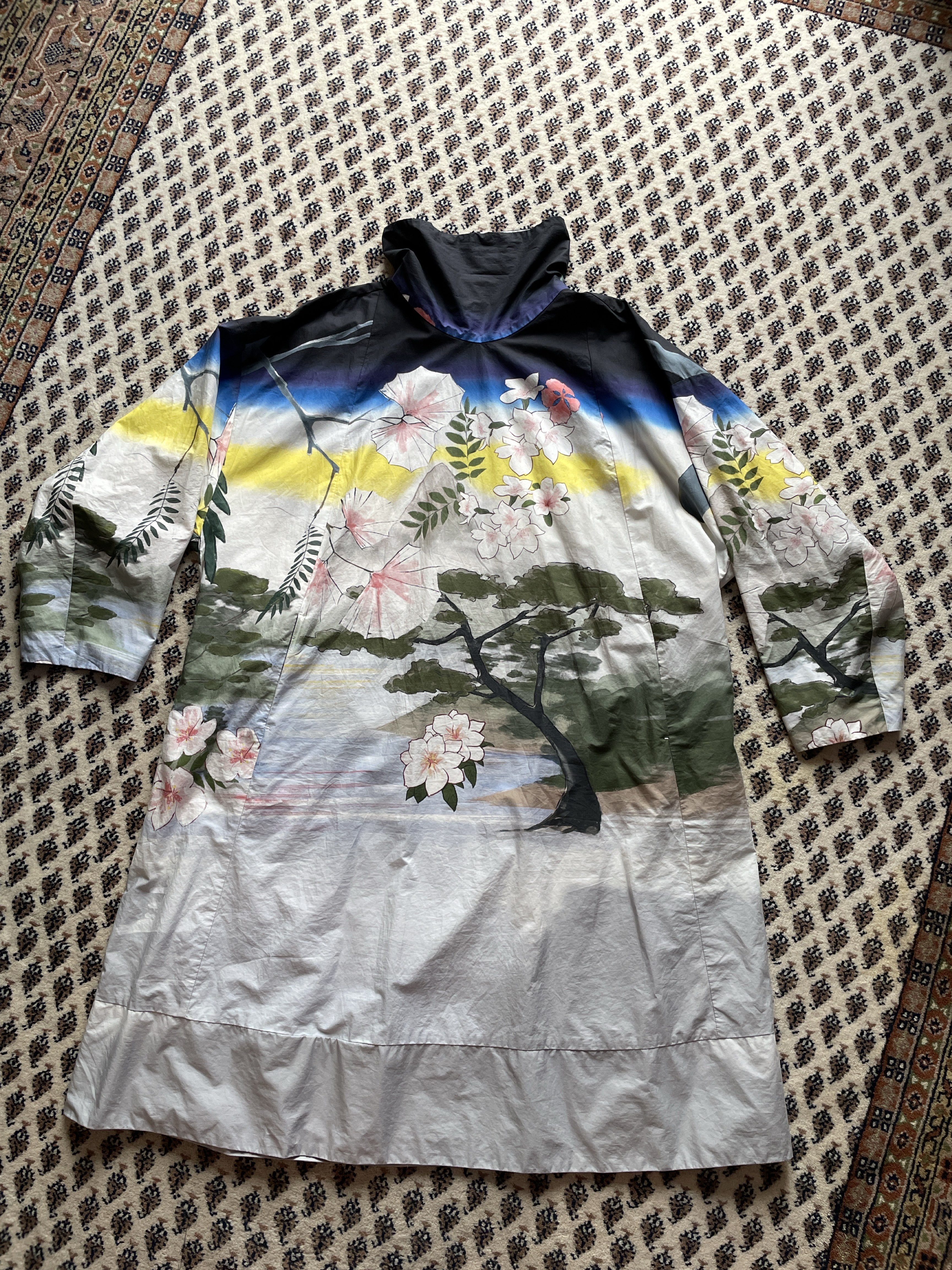 Knielanges A-Linien-Kleid mit Scuba-Neck und japanischem Print
