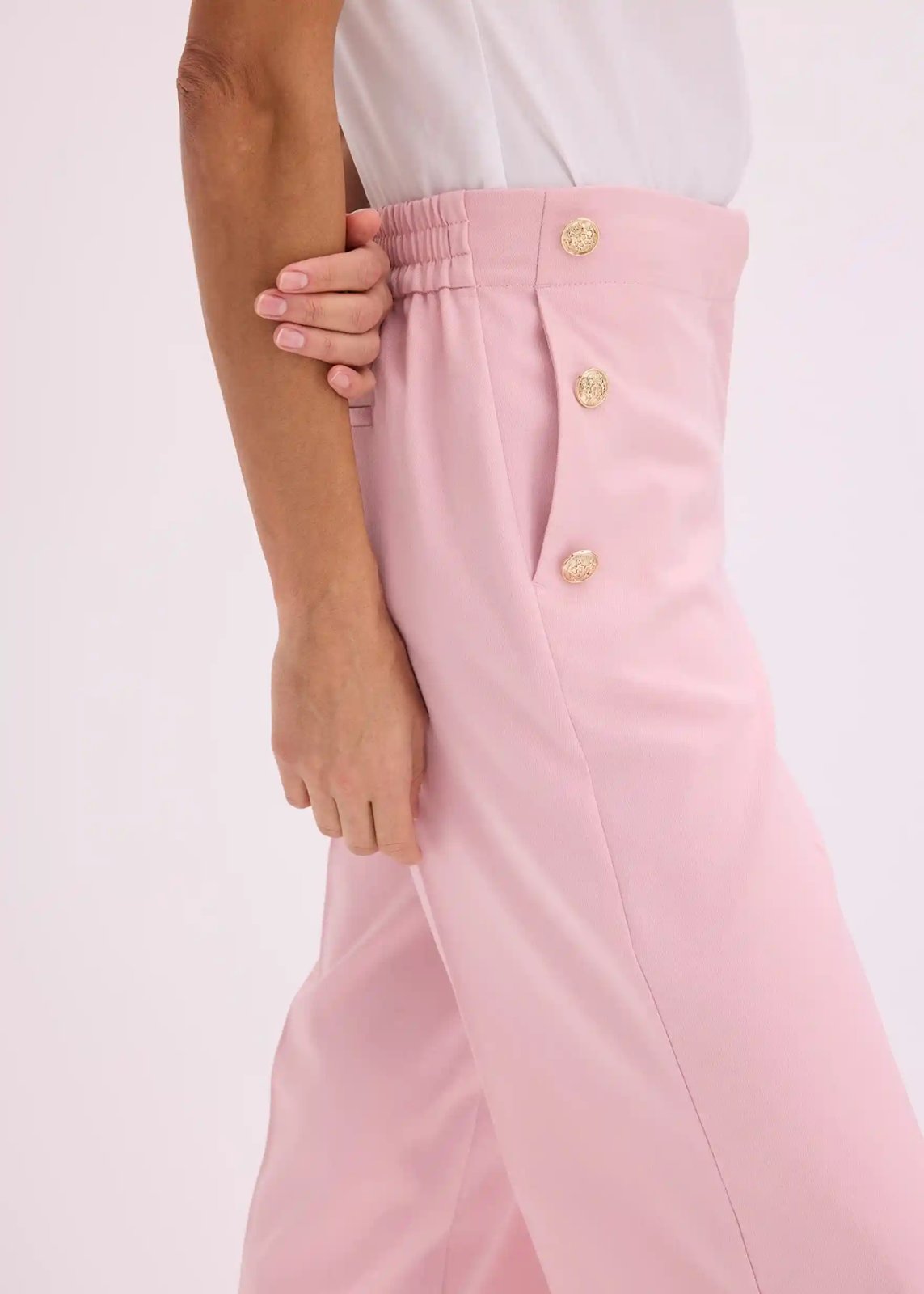 Marlenehose mit dekorativen Knöpfen aschrosa - Bild 5