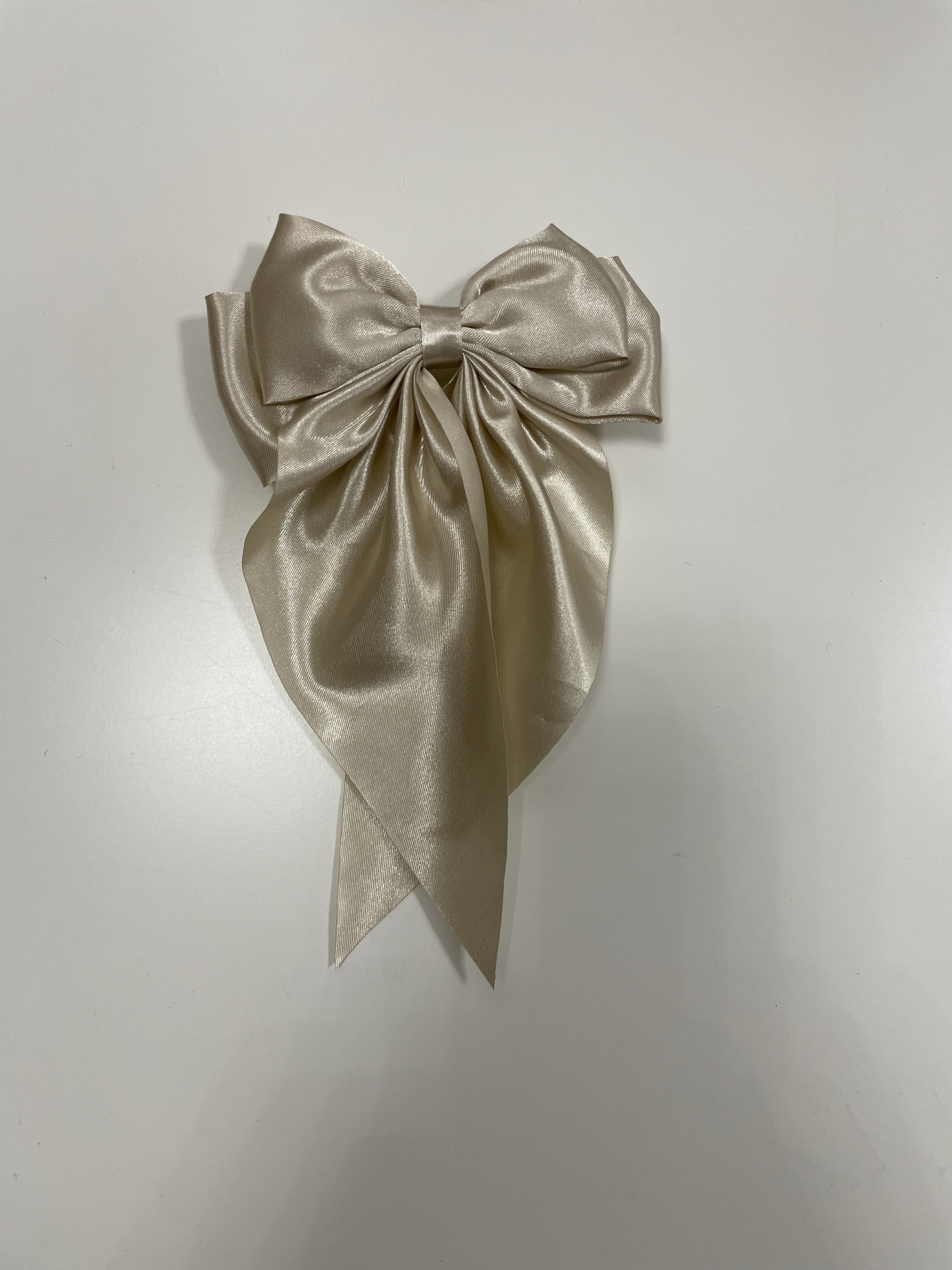 Satin-Schleifenclip (Half-up) in Nude/Hellbeige