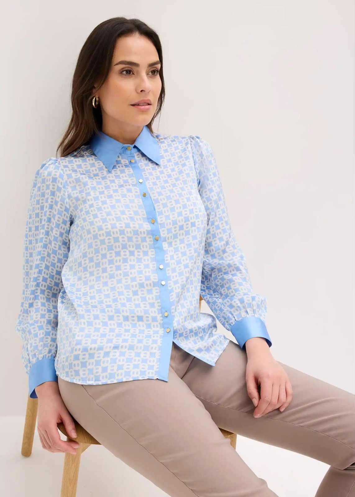 Satinbluse mittelblau - Bild 7