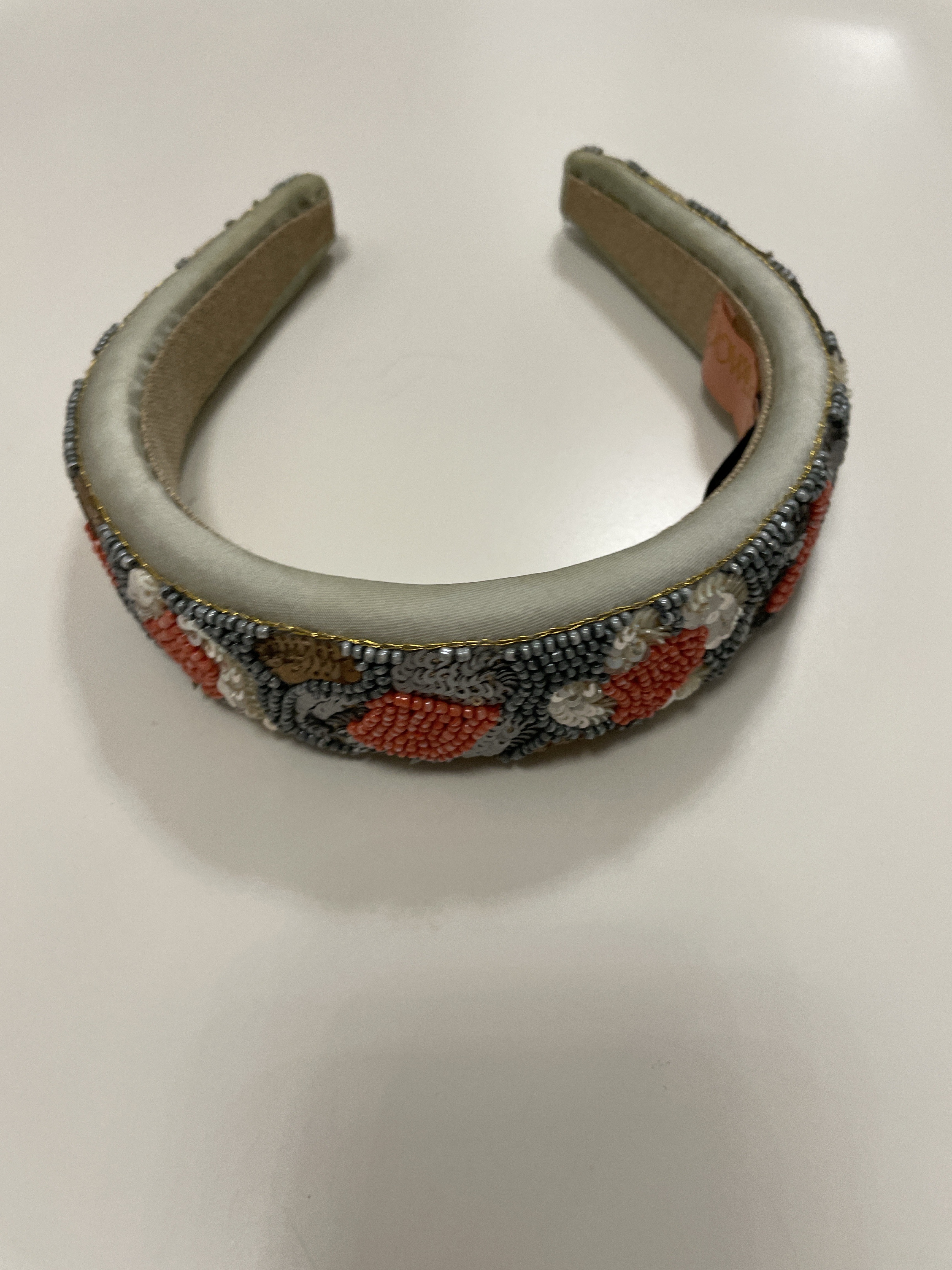 Wattiertes Headband/Haarreif mit Perlen- & Paillettenstickerei