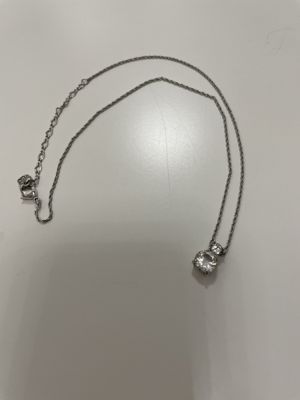 Kurze Swarovski Halskette in Silberoptik mit Doppelstein-Anhänger