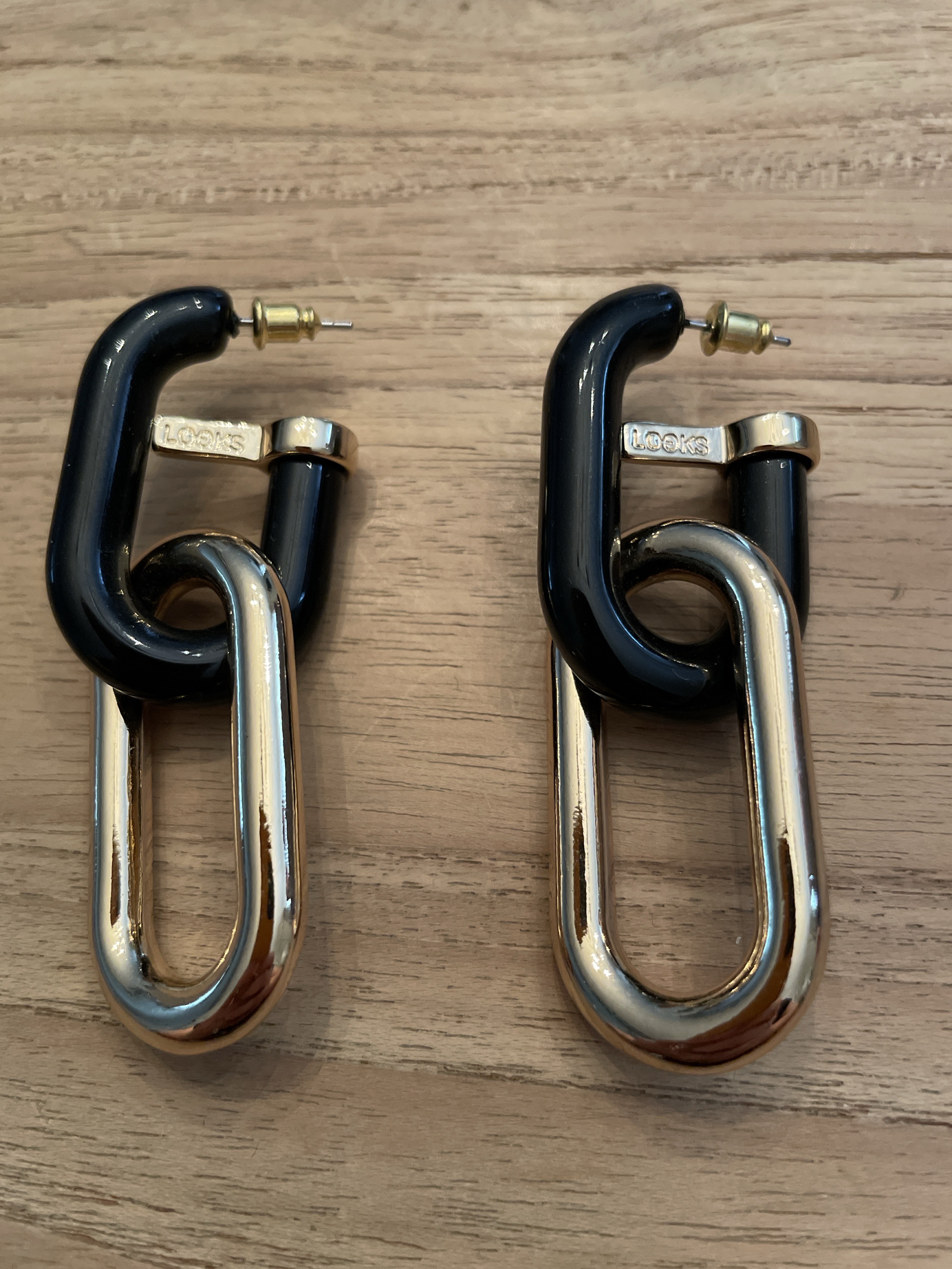Hängeohrringe in Karabiner-/Kettenglied-Optik (schwarz/gold), sehr schwer, ca. 4,5 cm