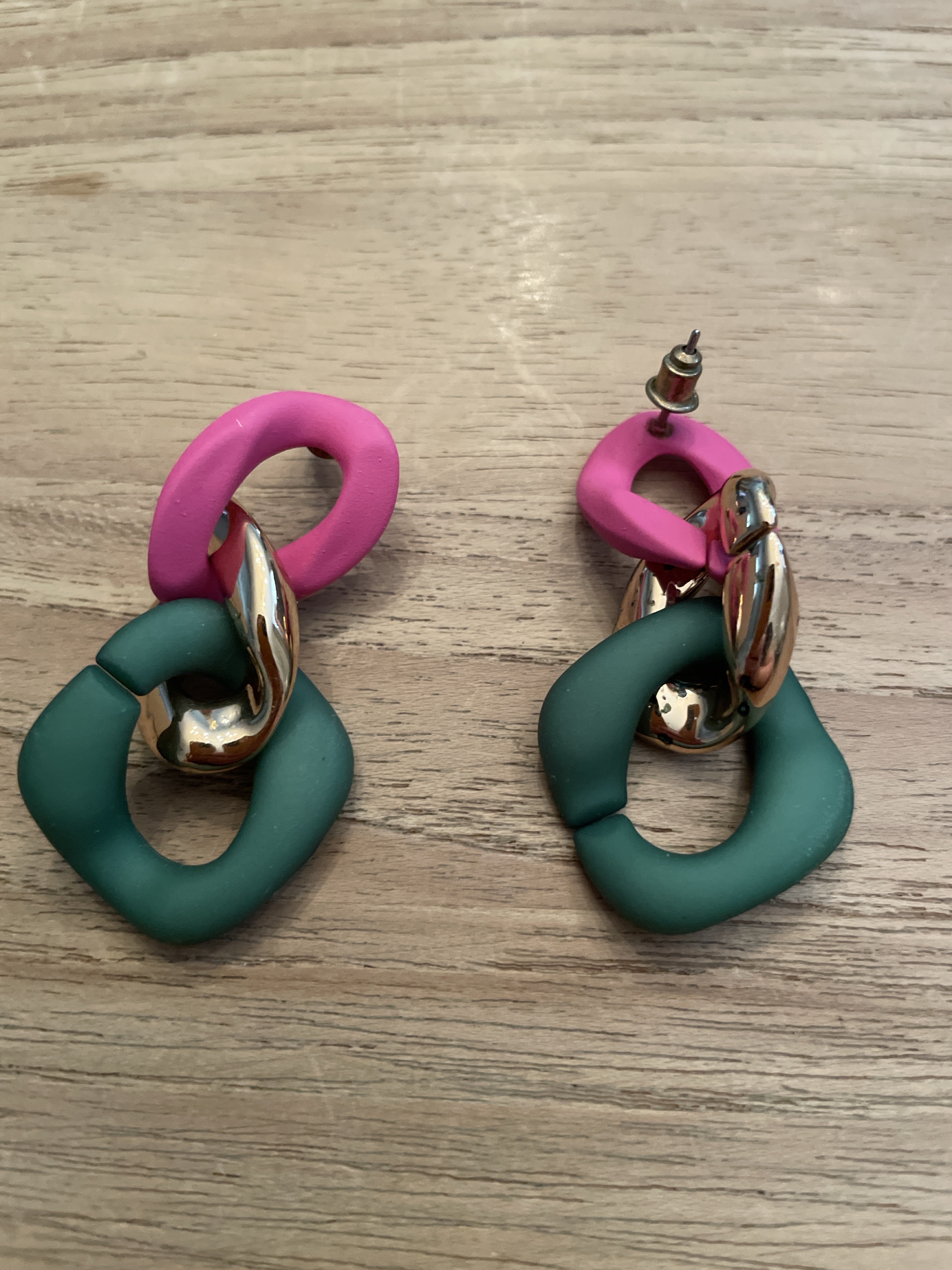 Ohrstecker mit 3 Kettengliedern (Pink/Gold/Grün)