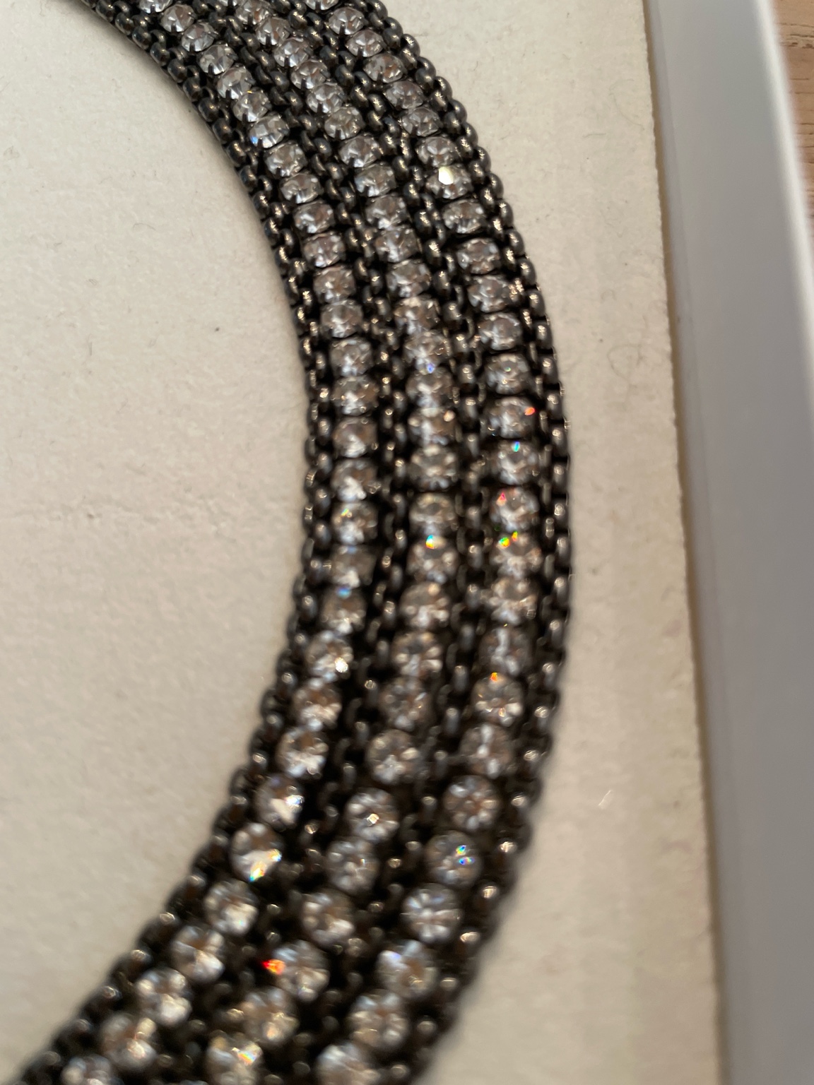 Dreireihiges Strass-Collier in Gunmetal - Bild 2