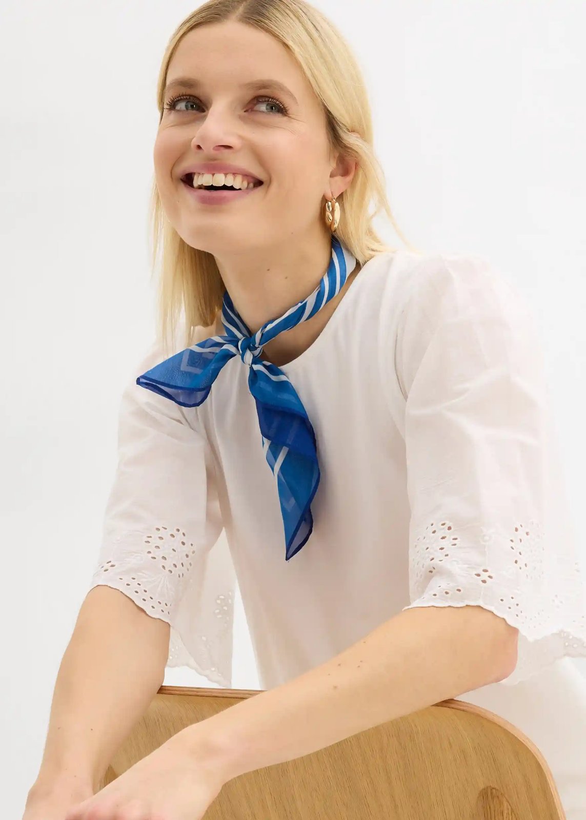 Shirt mit Lochstickerei weiß - Bild 5