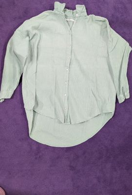 STUDIO UNTOLD Mintgrüne Musselinbluse