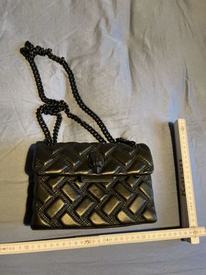 Shoreditch Handtasche (schwarz, quilted, Adlerkopf-Magnetverschluss)